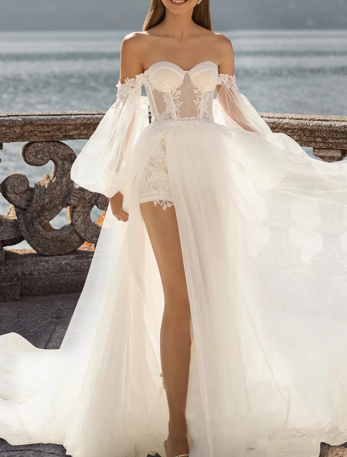 Wholesa Beach Wedding Dresses A-Line Off Shoulder Long Sleeve Court Train Lace Bridal Gowns With Appliques Split Front