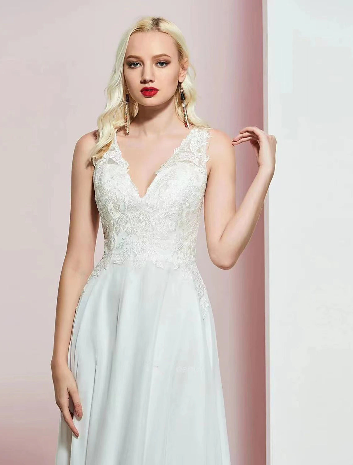 Wholesa A-Line Evening Gown Open Back Dress Wedding Party Birthday Floor Length Sleeveless V Neck Chiffon with Appliques