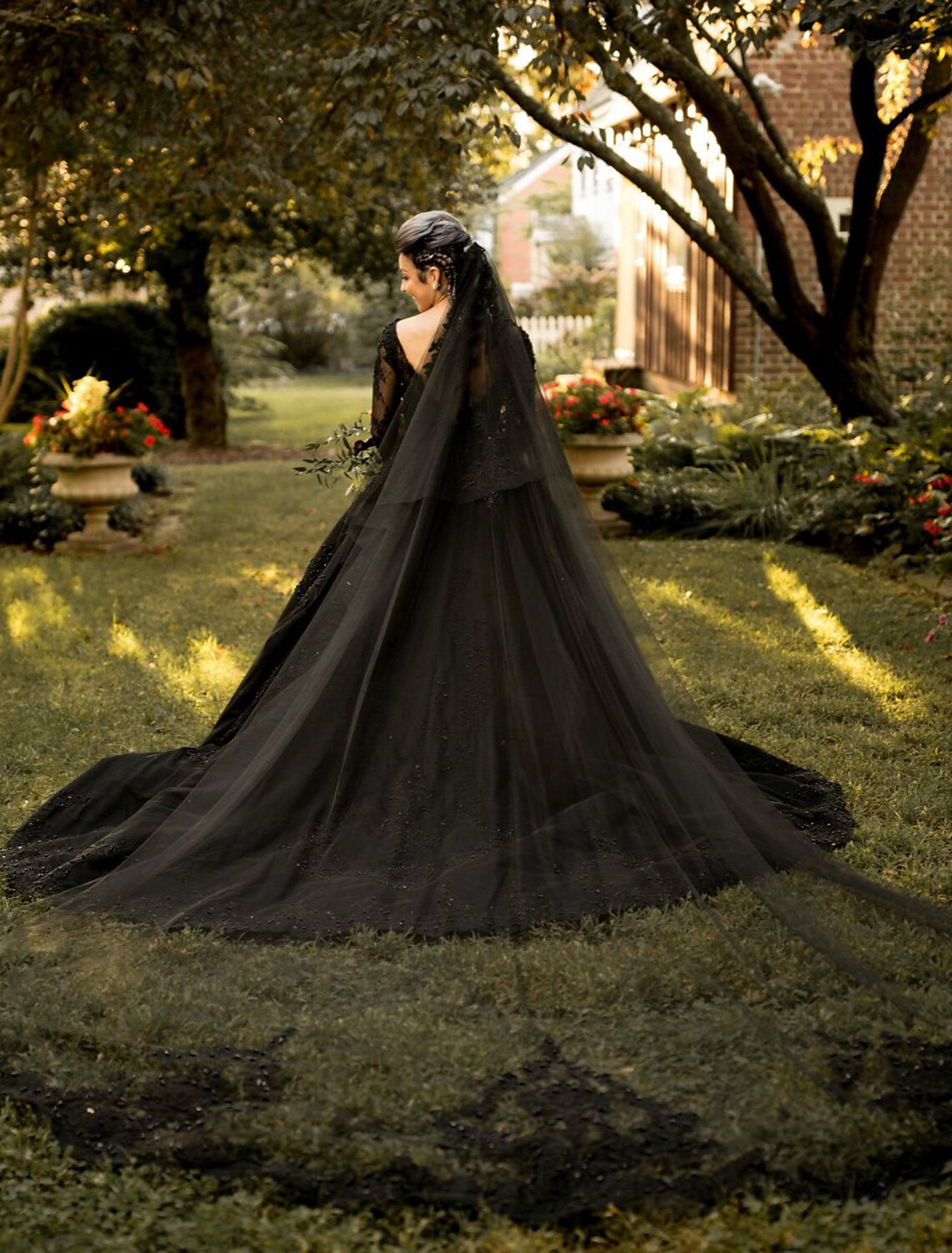 wholesale  Reception Gothic Black Wedding Dresses Formal Ball Gown V Neck Long Sleeve Chapel Train Lace Bridal Gowns With Pleats Appliques Summer Fall Halloween Wedding Party