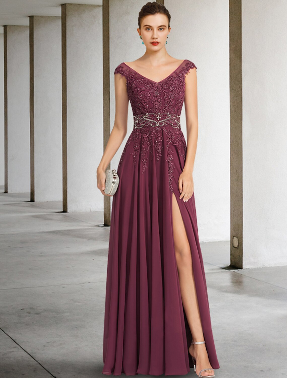 wholesale    A-Line Mother of the Bride Dress Luxurious Elegant V Neck Floor Length Chiffon Lace Sleeveless with Sash / Ribbon Beading Split Front