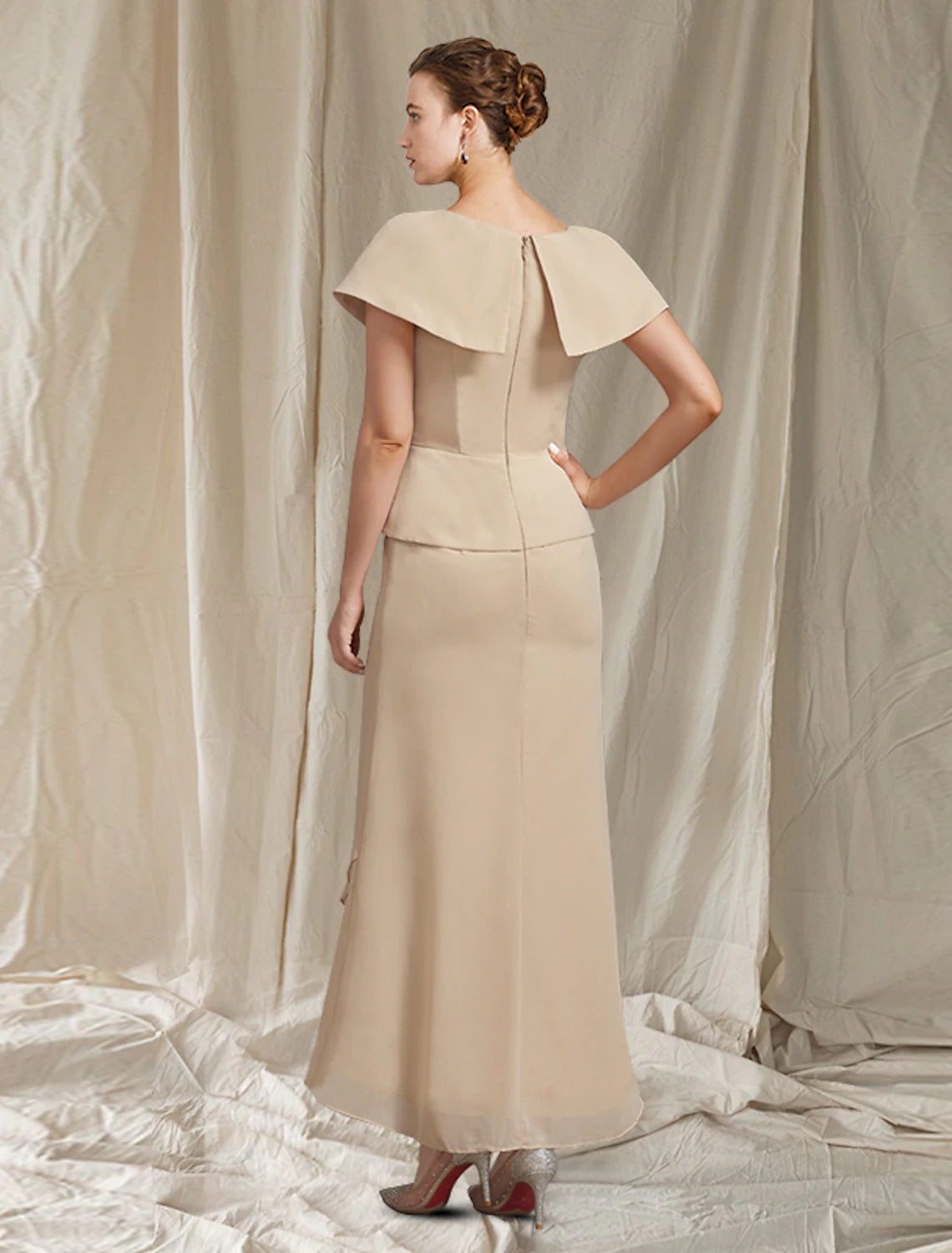 wholesale  Sheath / Column Mother of the Bride Dress Elegant High Low V Neck Asymmetrical Ankle Length Chiffon Short Sleeve with Ruffles Crystal Brooch