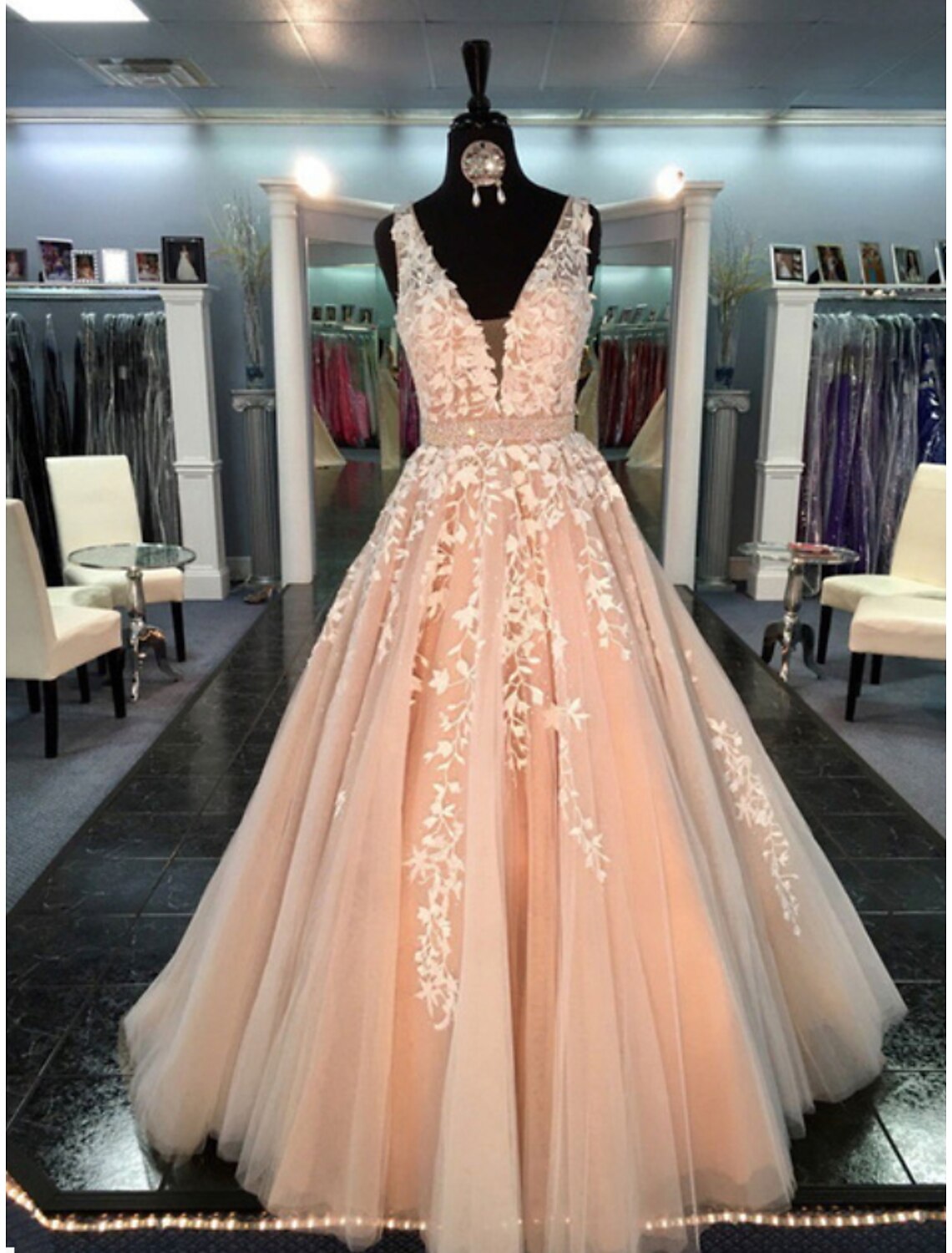 wholesale  Engagement Formal Wedding Dresses A-Line V Neck Sleeveless Sweep / Brush Train Lace Bridal Gowns With Appliques