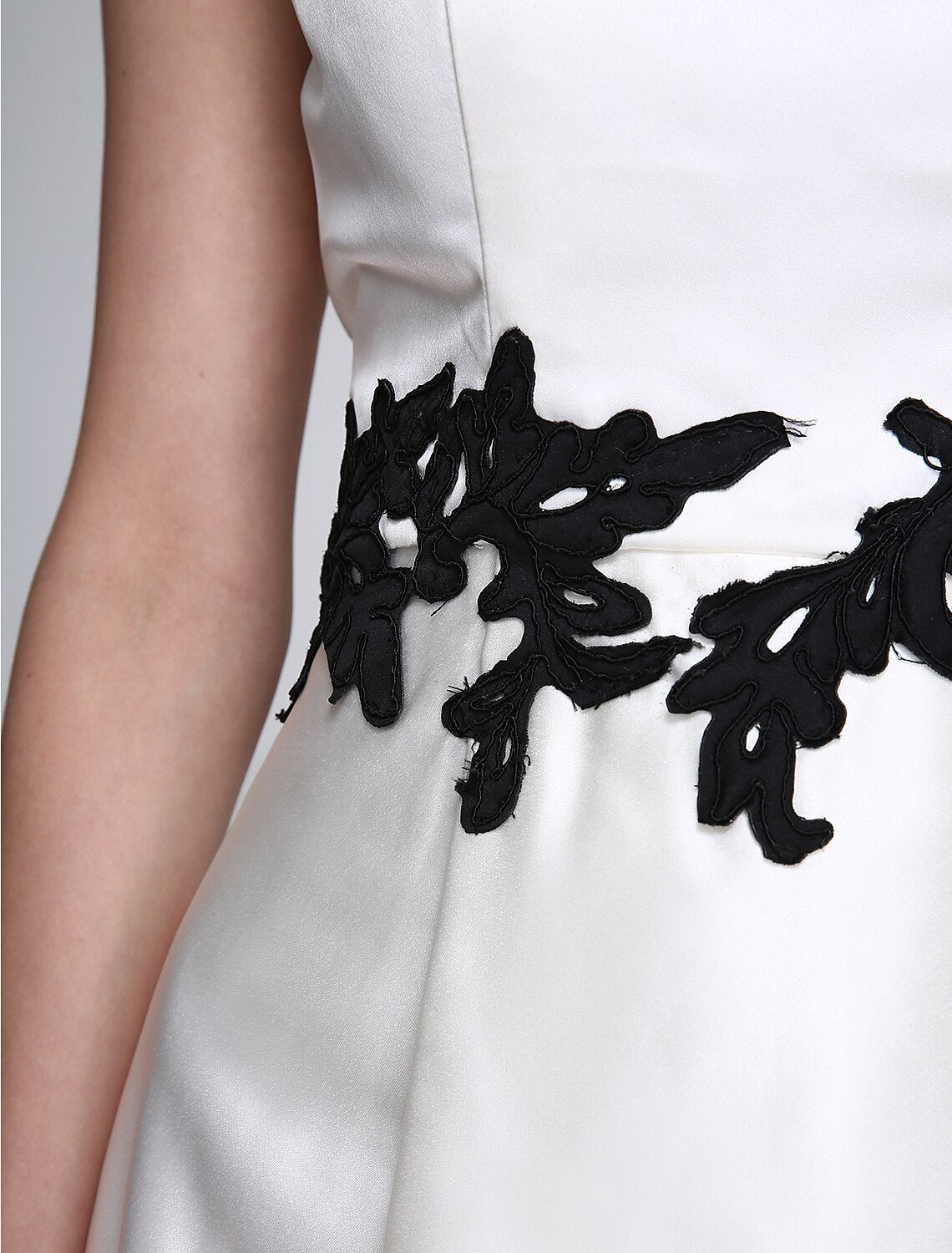 wholesale  A-Line Fit & Flare Dress Cocktail Party Prom Knee Length Sleeveless V Neck Satin with Appliques