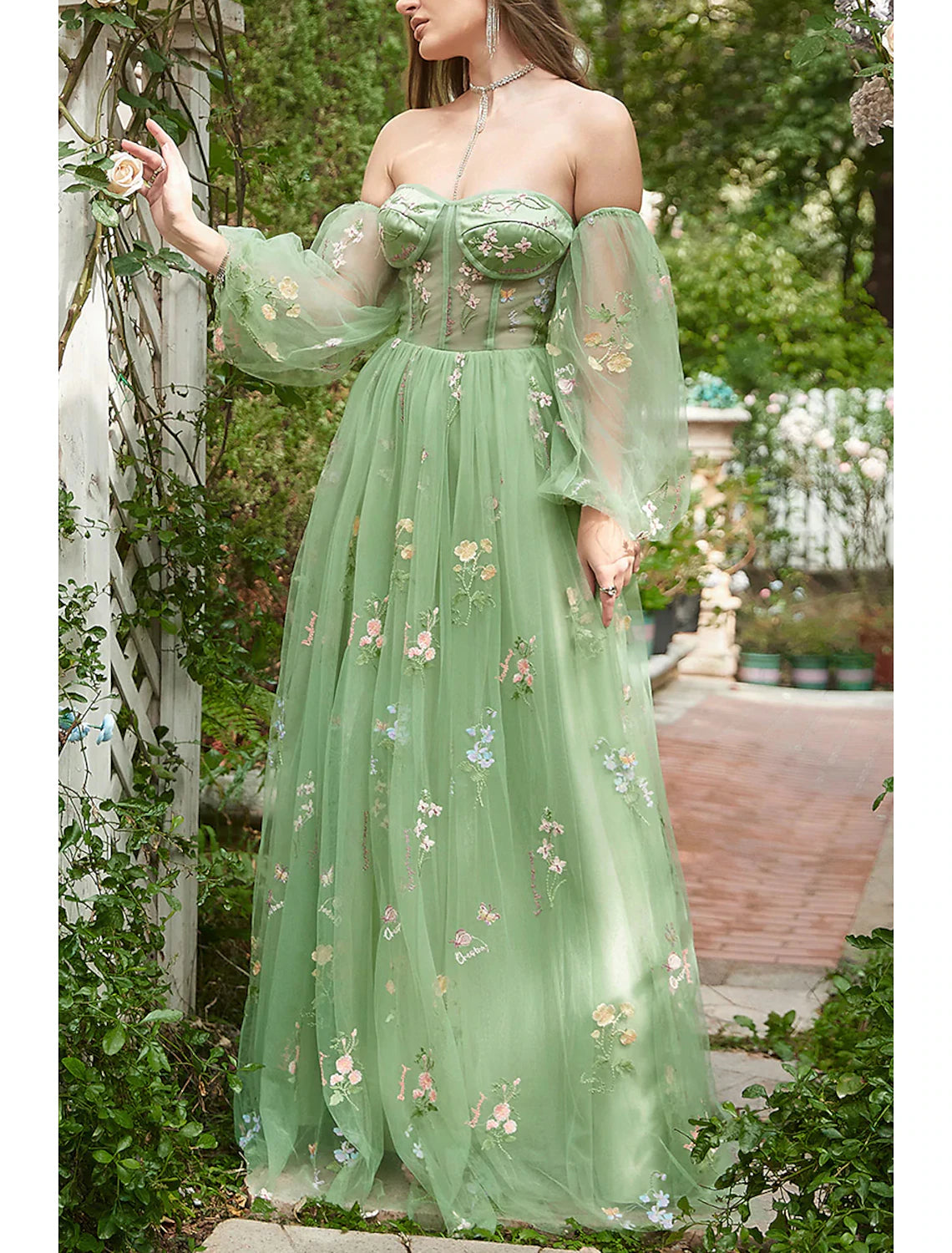 Wholesa A-Line Evening Gown Floral Dress Formal Prom Floor Length Long Sleeve Sweetheart Lace Backless with Pleats Appliques