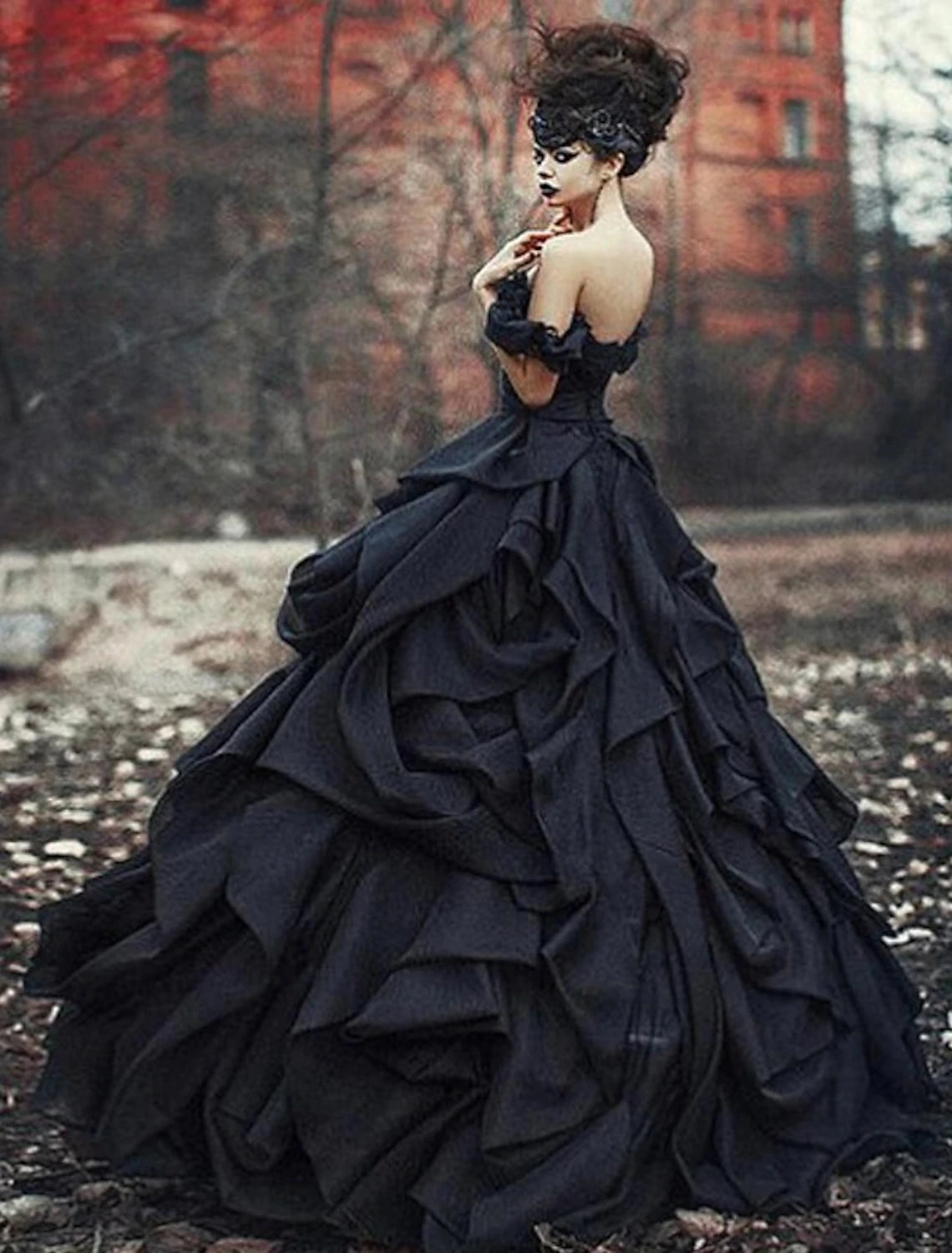wholesale  Engagement Gothic Black Wedding Dresses Formal Fall Ball Gown Off Shoulder Cap Sleeve Court Train Satin Bridal Gowns With Lace Ruched Summer Halloween Wedding Party