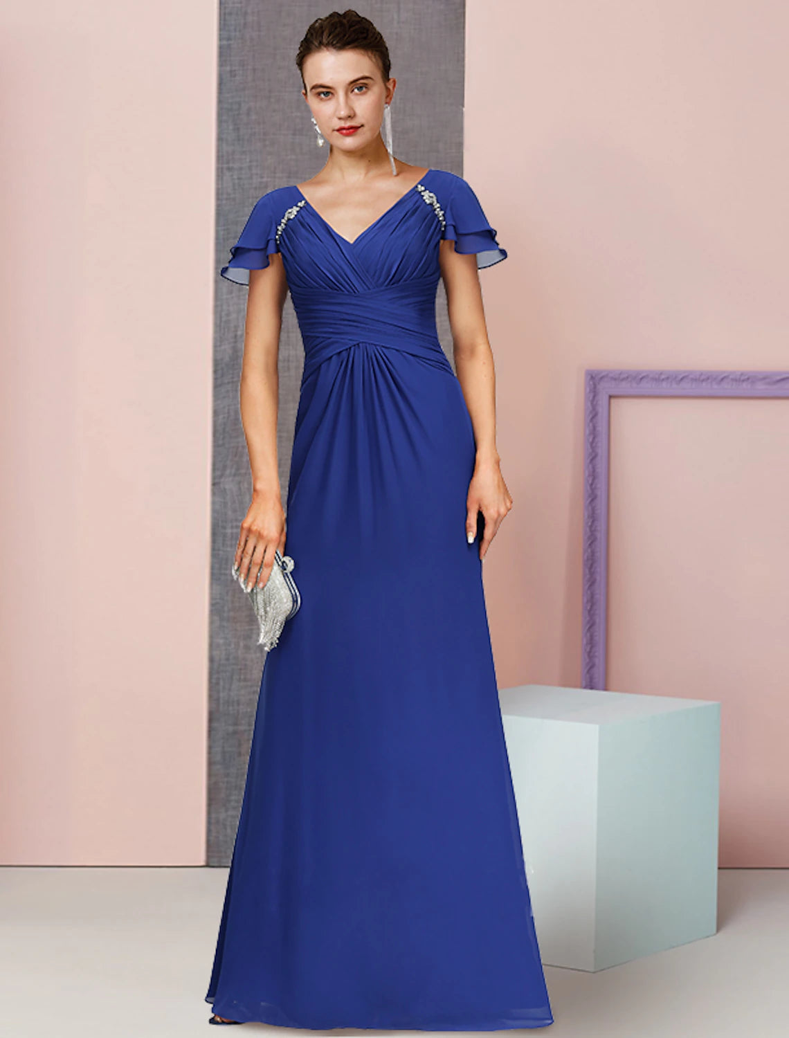 wholesale  Sheath / Column Mother of the Bride Dress Formal Elegant V Neck Floor Length Chiffon Short Sleeve with Ruched Crystal Brooch Side-Draped