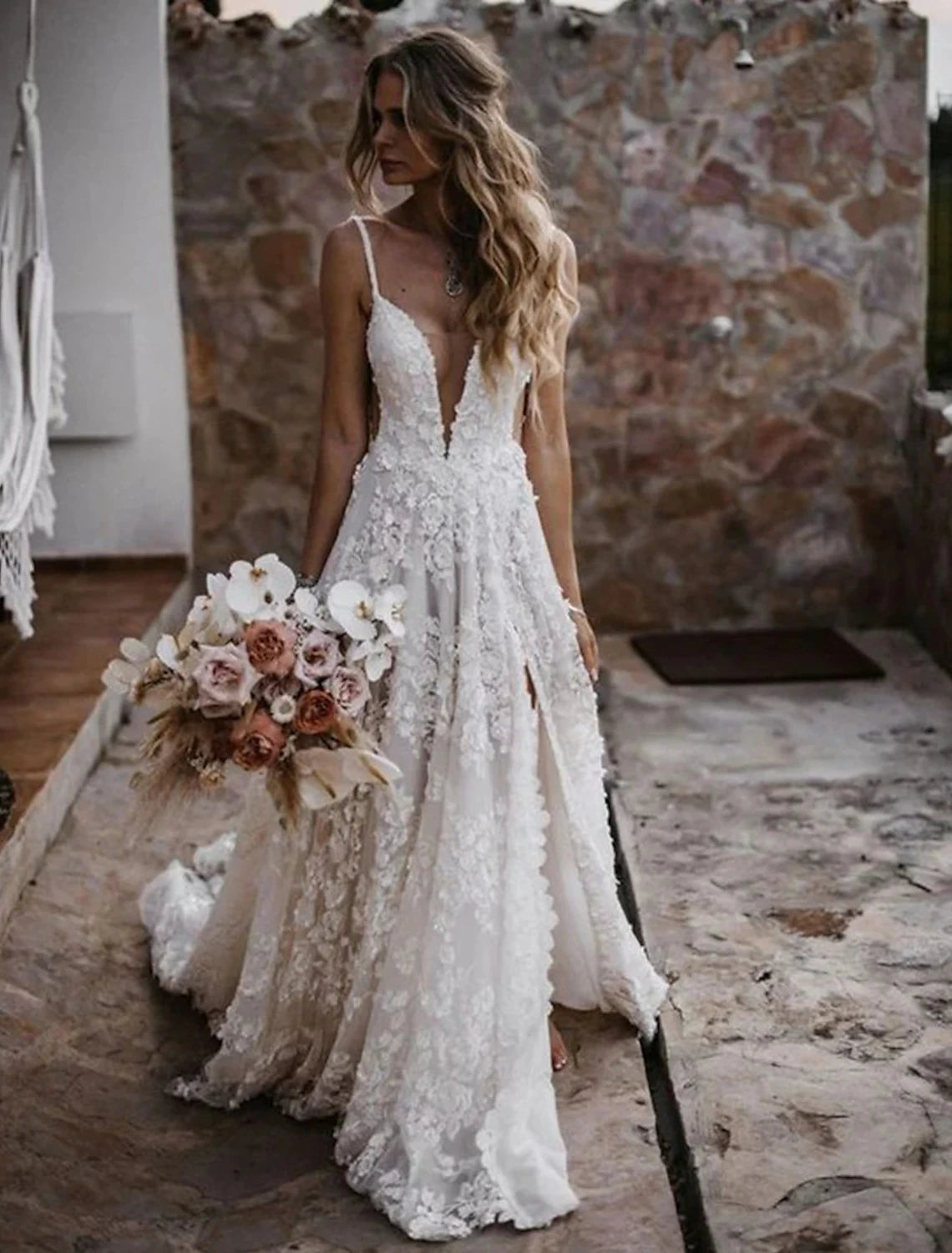 wholesale   Beach Sexy Boho Wedding Dresses A-Line Sweetheart Camisole Spaghetti Strap Court Train Lace Outdoor Bridal Gowns With Appliques Split Front