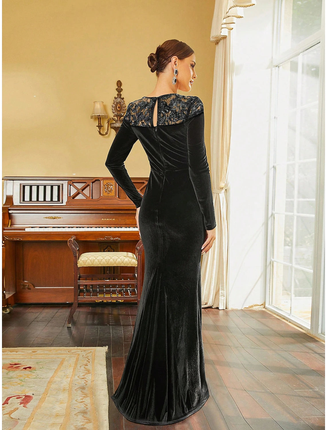 Wholesa A-Line Evening Gown Elegant Dress Formal Fall Sweep / Brush Train Long Sleeve Jewel Neck Velvet with Sequin Slit