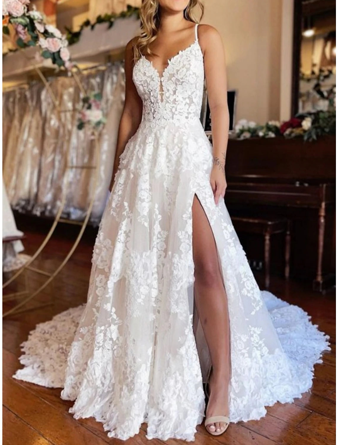 Wholesa Beach Mature Wedding Dresses A-Line Camisole Sleeveless Court Train Lace Bridal Gowns With Pleats Split Fron