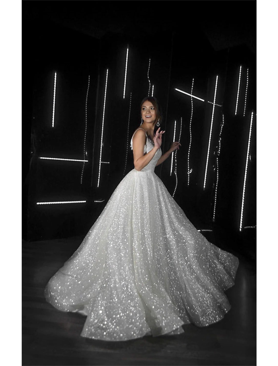 wholesale  Hall Sparkle & Shine Casual Wedding Dresses A-Line Camisole V Neck Spaghetti Strap Sweep / Brush Train Sequined Bridal Gowns With Solid Color Summer Fall Wedding Party