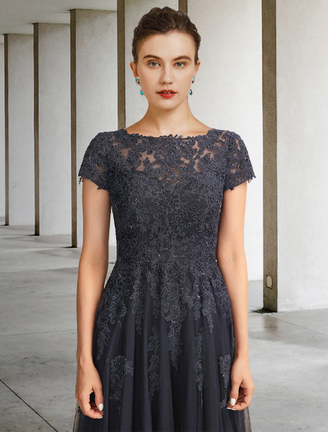 wholesale  Ball Gown Mother of the Bride Dress Luxurious Elegant Jewel Neck Floor Length Lace Tulle Short Sleeve with Crystals Appliques