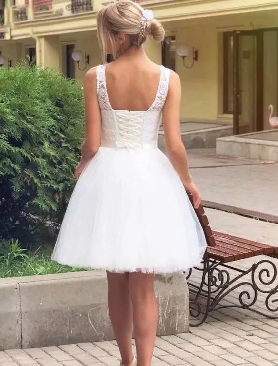 wholesale  Reception Little White Dresses Wedding Dresses A-Line Scoop Neck Sleeveless Knee Length Lace Bridal Gowns With Appliques Solid Color