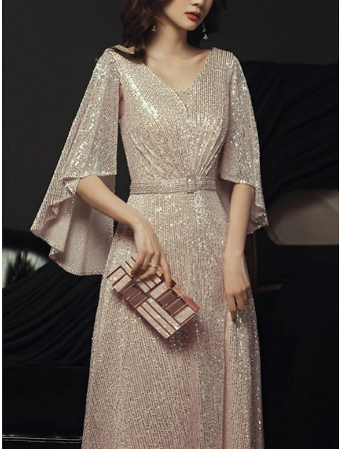 Wholesa Sheath / Column Mother of the Bride Dress Elegant Sparkle & Shine Petite V Neck Floor Length Sequined Half Sleeve with Pleats Crystal Brooch
