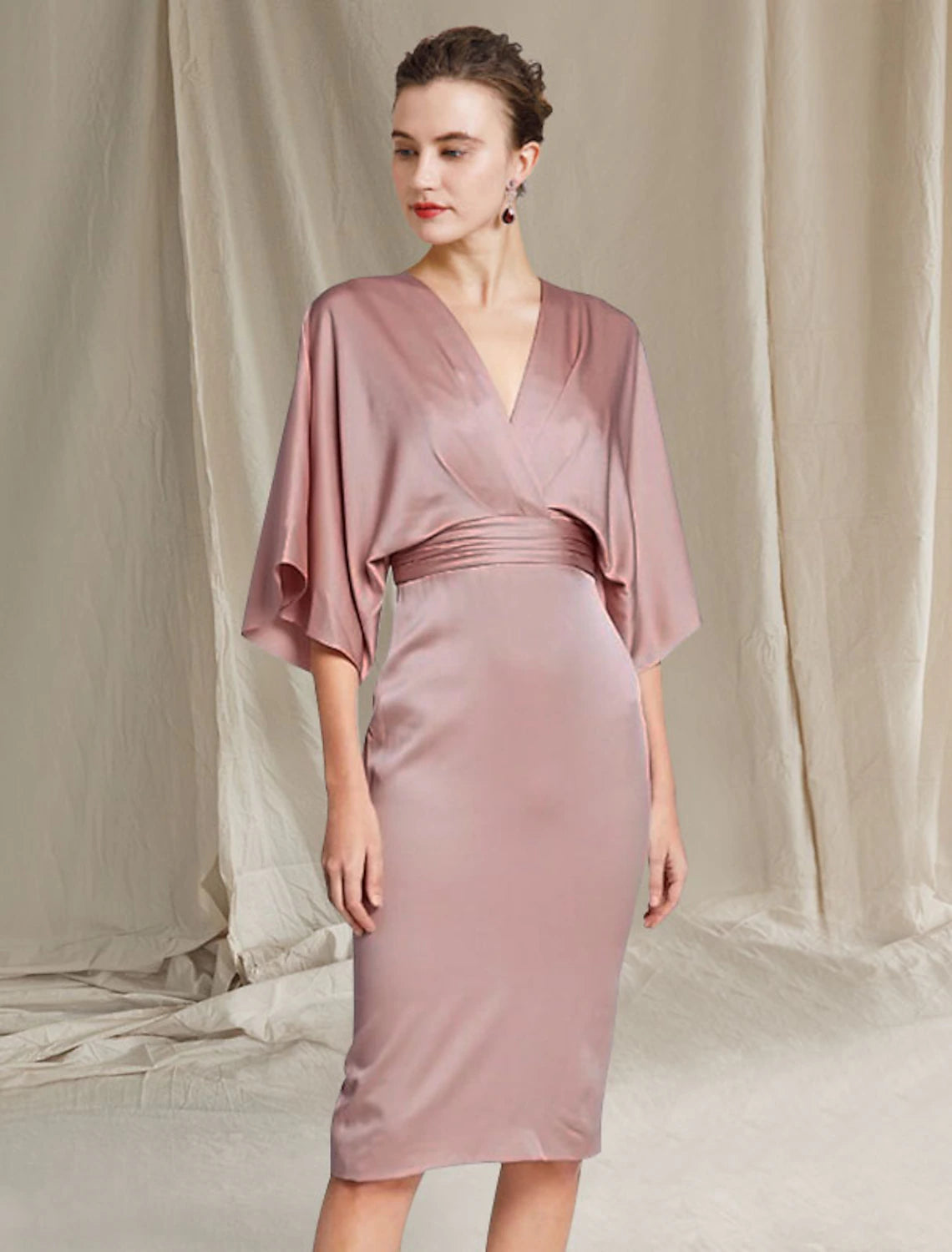 wholesale  Sheath / Column Mother of the Bride Dress Elegant Sexy V Neck Knee Length Charmeuse Half Sleeve with Ruched Split Front Solid Color