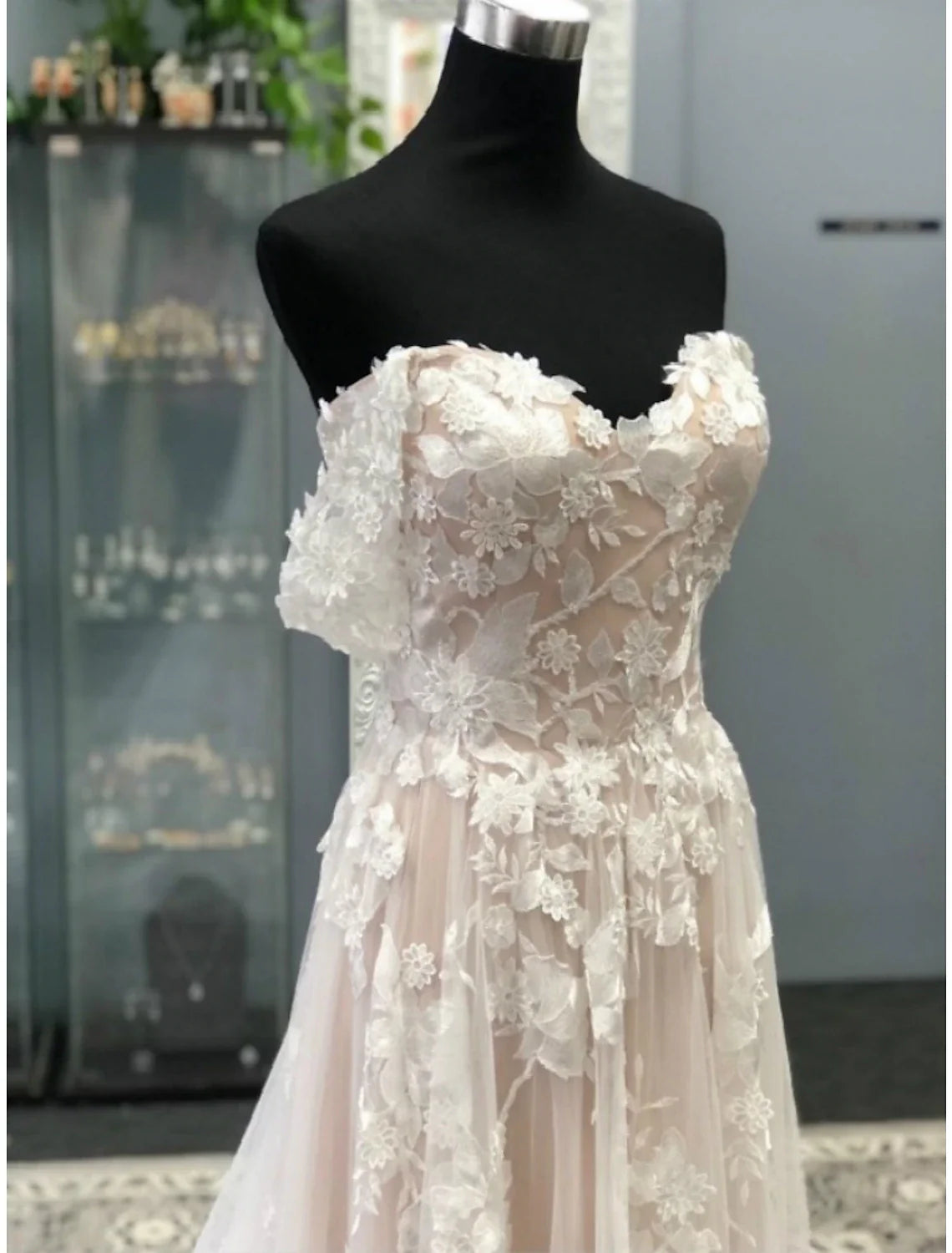 Wholesa Beach Formal Wedding Dresses A-Line Sweetheart Short Sleeve Court Train Lace Bridal Gowns With Pleats Appliques