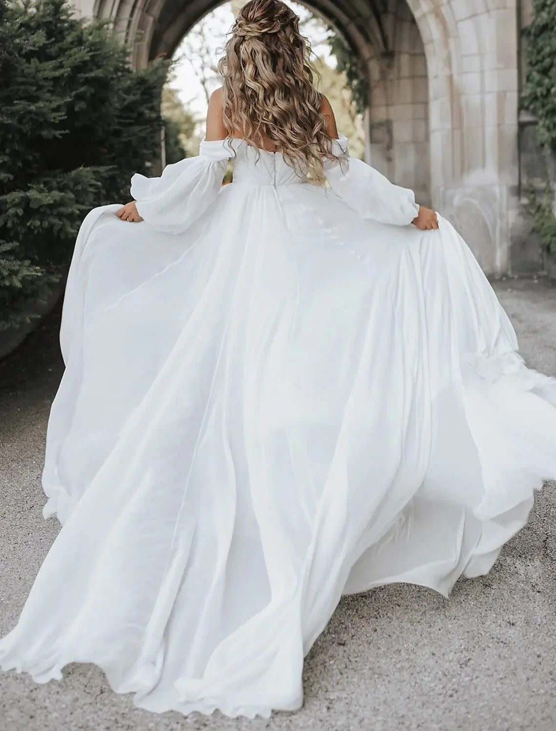 Wholesa Beach Wedding Dresses A-Line Off Shoulder Long Sleeve Chapel Train Chiffon Bridal Gowns With Split Front Solid Color