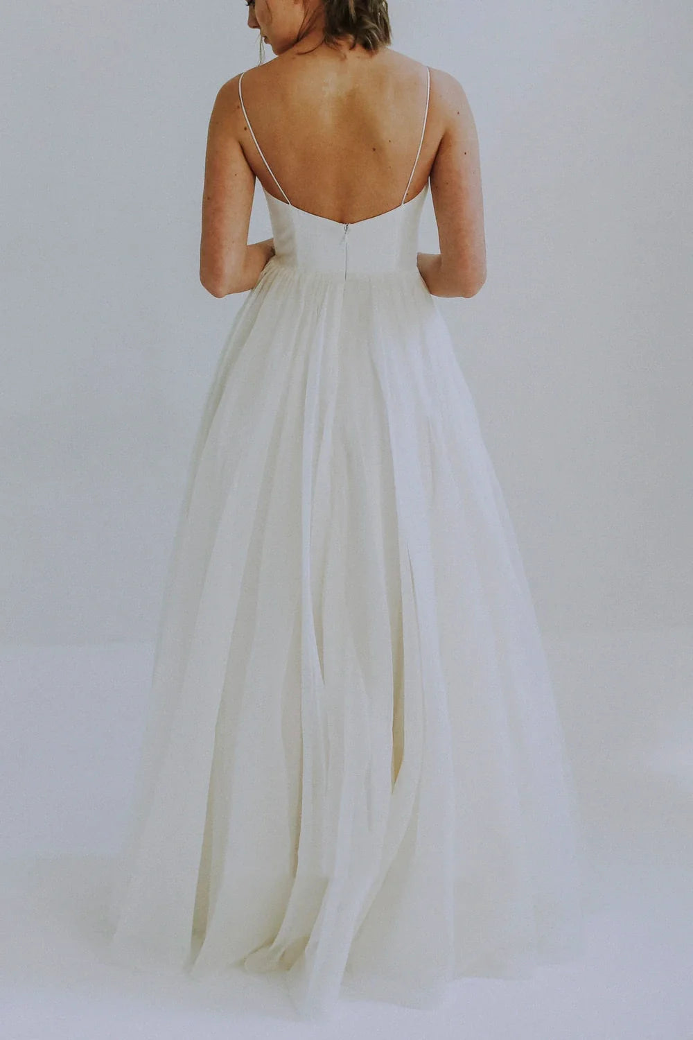 Wholesa A-line Spaghetti Straps Wedding Gown With Tulle