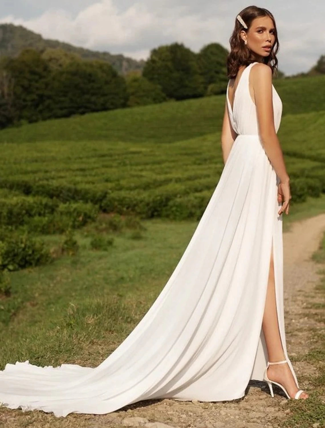 wholesale Reception Sexy Casual Wedding Dresses A-Line V Neck Sleeveless Court Train Chiffon Bridal Gowns With Split Front Solid Color