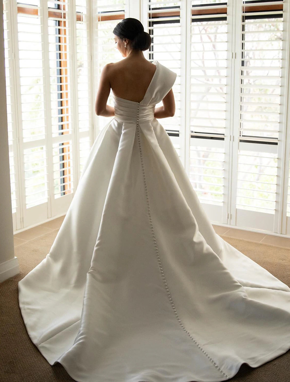 Wholesa  Hall Formal Wedding Dresses A-Line One Shoulder Sleeveless Sweep / Brush Train Satin Bridal Gowns With Ruched
