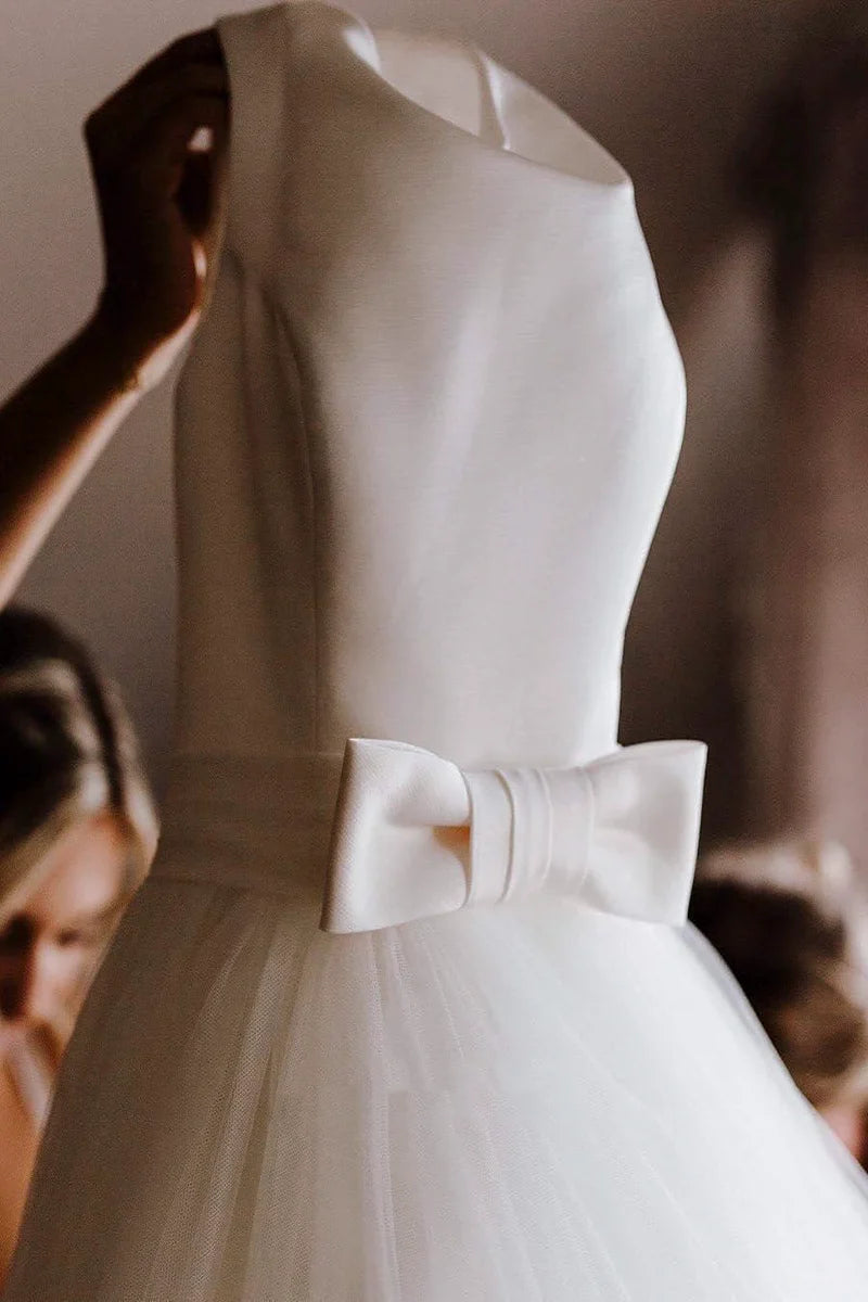 Wholesa A-line Sleeveless Deep V-back Ballgown With Bow And Tulle Wedding Dress