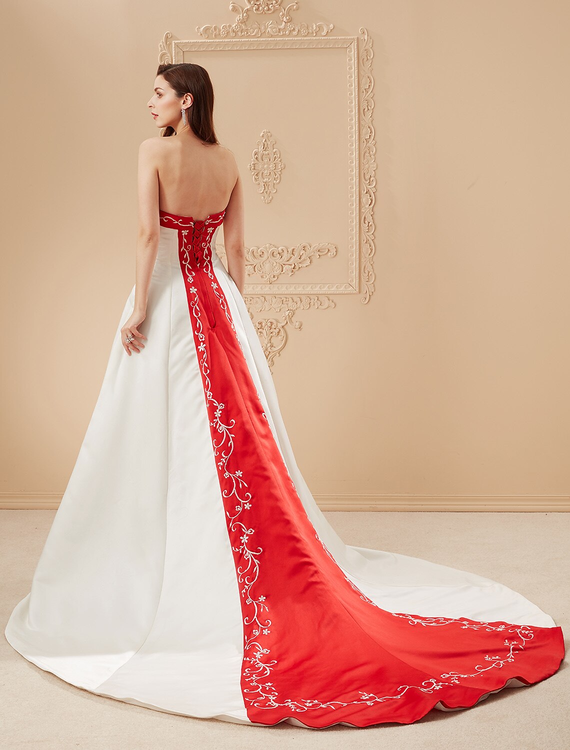 wholesale  Open Back Wedding Dresses Sweep / Brush Train Ball Gown Strapless Strapless Satin With Embroidery Appliques