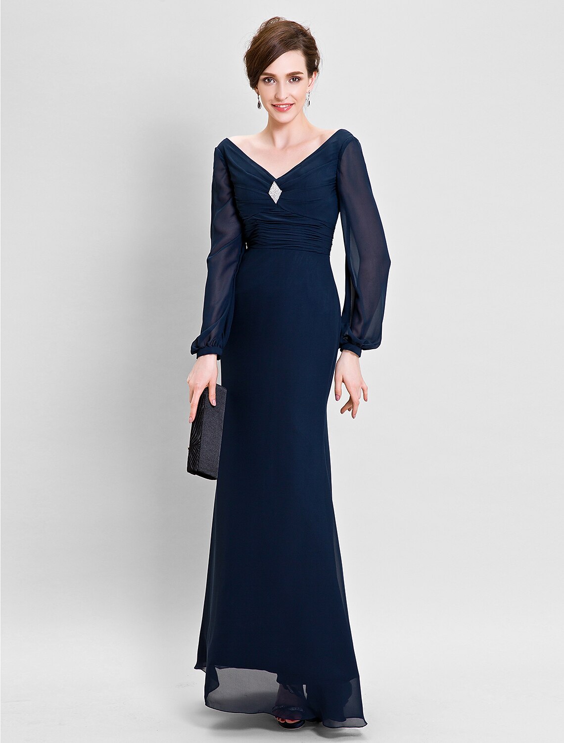 wholesale  Sheath / Column Mother of the Bride Dress Open Back V Neck Floor Length Chiffon Long Sleeve No with Ruched Draping Crystal Brooch