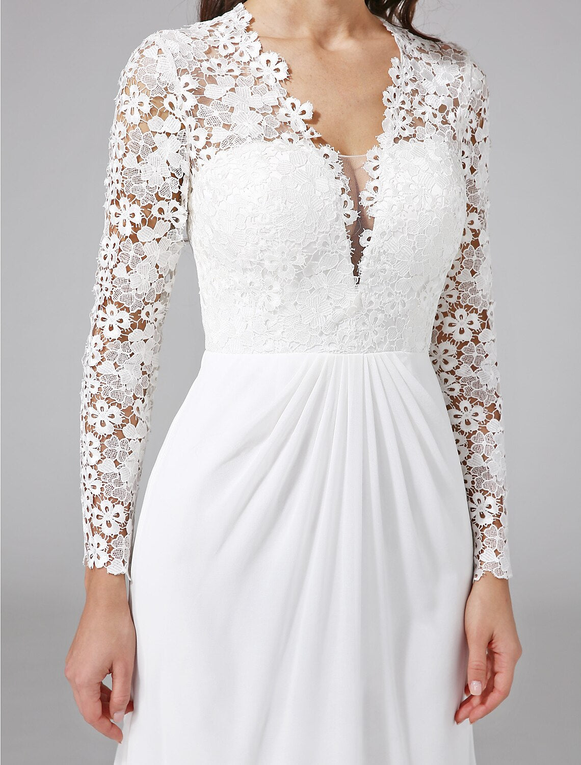 wholesale  Beach Royal Style Boho Wedding Dresses Sheath / Column Illusion Neck Long Sleeve Sweep / Brush Train Chiffon Bridal Gowns With Lace Button