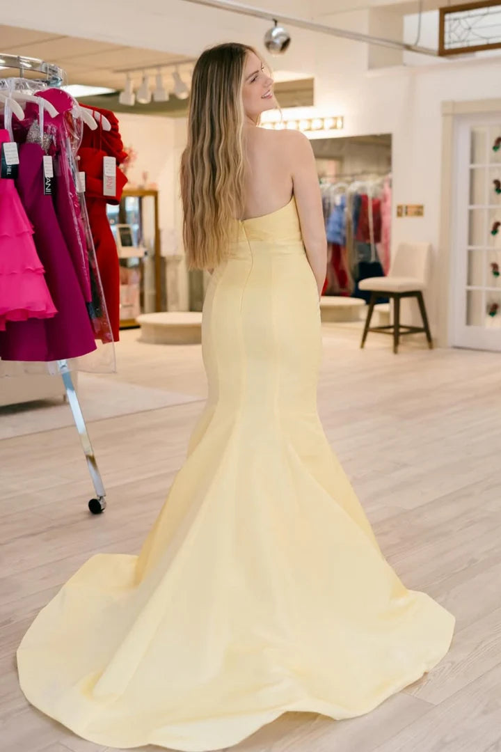 Stunning Strapless Sweetheart Cut-Out Mermaid Prom Dress