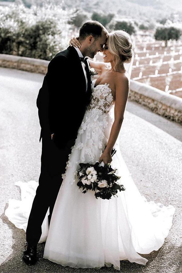 Wholesa A-line Sweetheart Tulle Appliqued Gowns Wedding Dresses