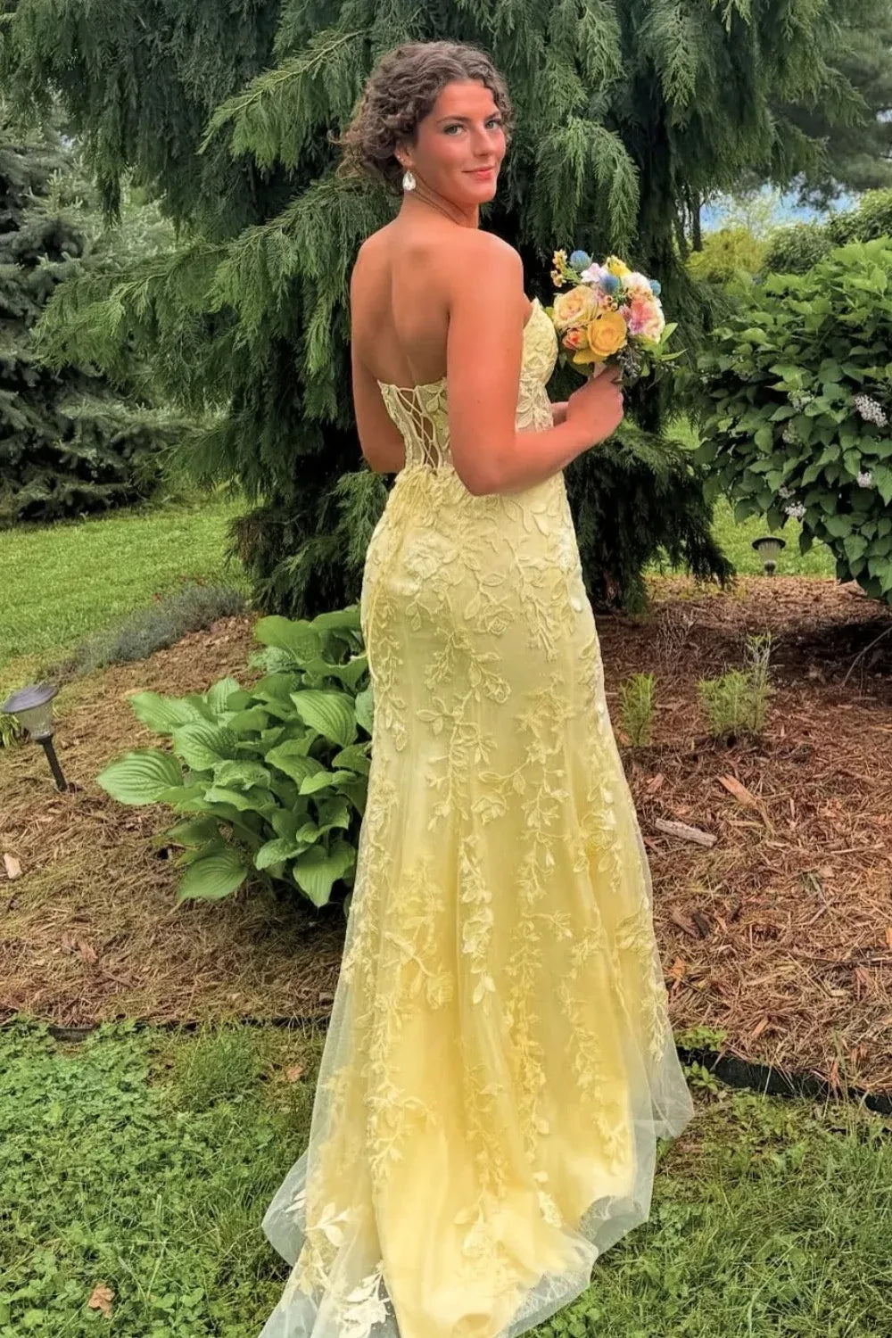 Sweetheart Strapless Yellow Lace Mermaid Prom Dress