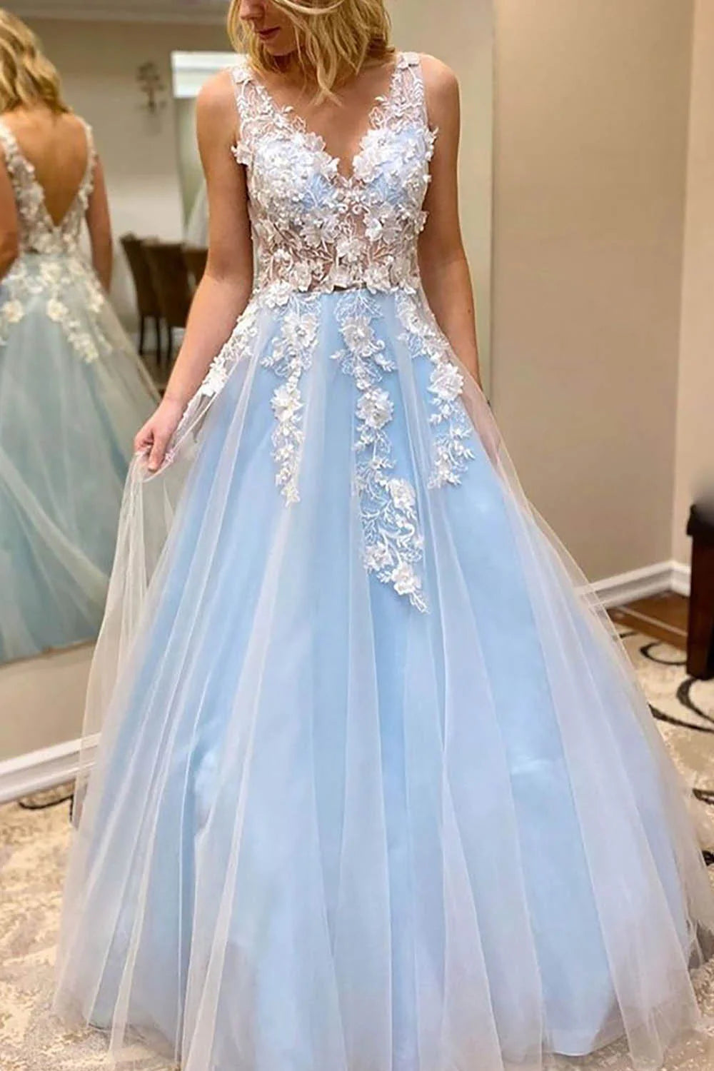 Wholesa A-Line V-Neck Long Prom Dress with Appliques