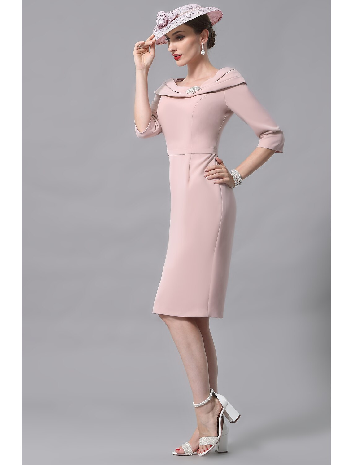 wholesale  Sheath / Column Mother of the Bride Dress Vintage Plus Size Elegant Scoop Neck Knee Length Jersey 3/4 Length Sleeve with Beading Crystal Brooch