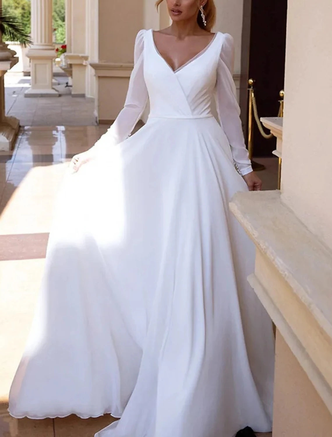 Wholesa Simple Wedding Dresses A-Line V Neck Long Sleeve Floor Length Chiffon Bridal Gowns With Pleats Solid Color