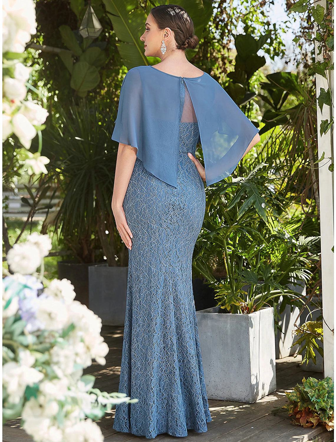 wholesale  Mermaid / Trumpet Wedding Guest Dresses Elegant Dress Formal Wedding Floor Length Sleeveless Jewel Neck Capes Lace with Appliques