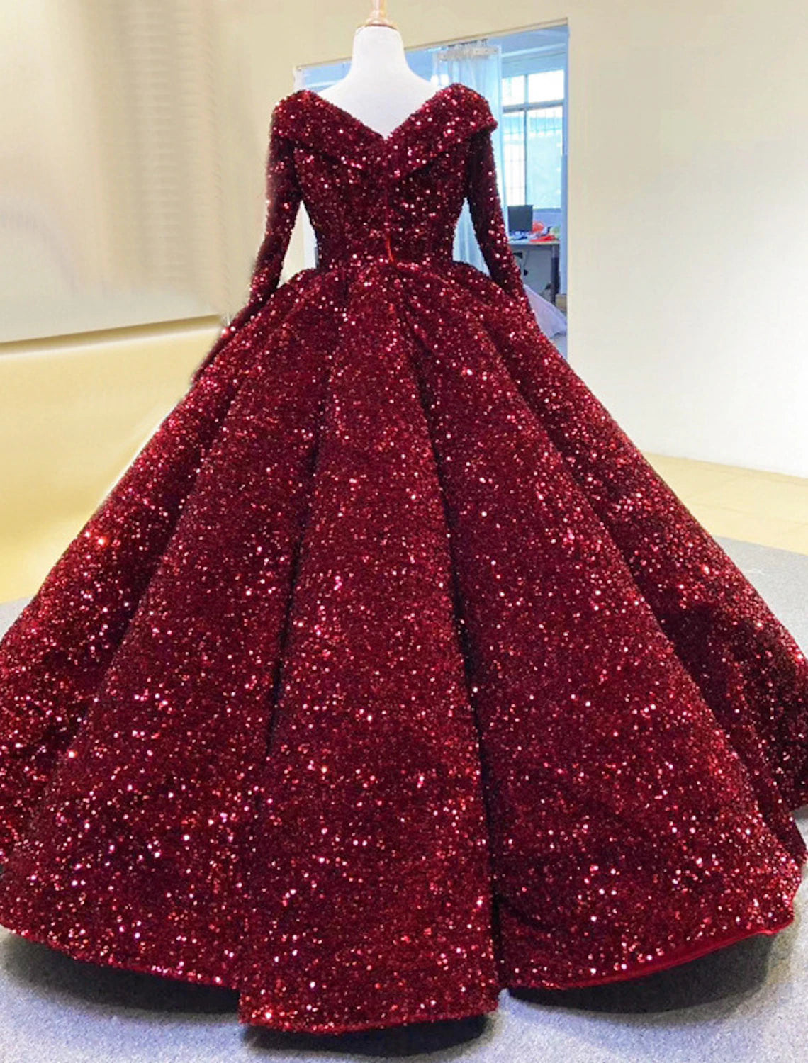 wholesale  Ball Gown Prom Dresses Luxurious Dress Quinceanera Prom Floor Length Long Sleeve V Neck Sequined with Pleats Sequin