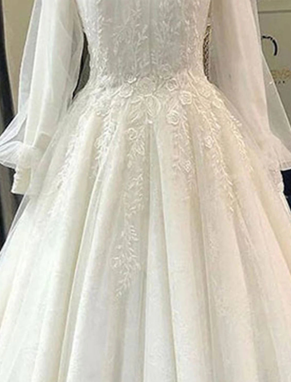 wholesale Engagement Vintage 1940s / 1950s Formal Fall Wedding Dresses Ball Gown High Neck Long Sleeve Court Train Lace Bridal Gowns With Pleats Appliques Summer Wedding Party