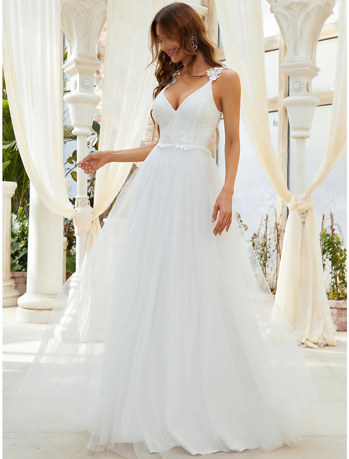 wholesale  Reception Casual Wedding Dresses A-Line Sweetheart V Wire Regular Straps Sweep / Brush Train Tulle Bridal Gowns With Crystals Appliques