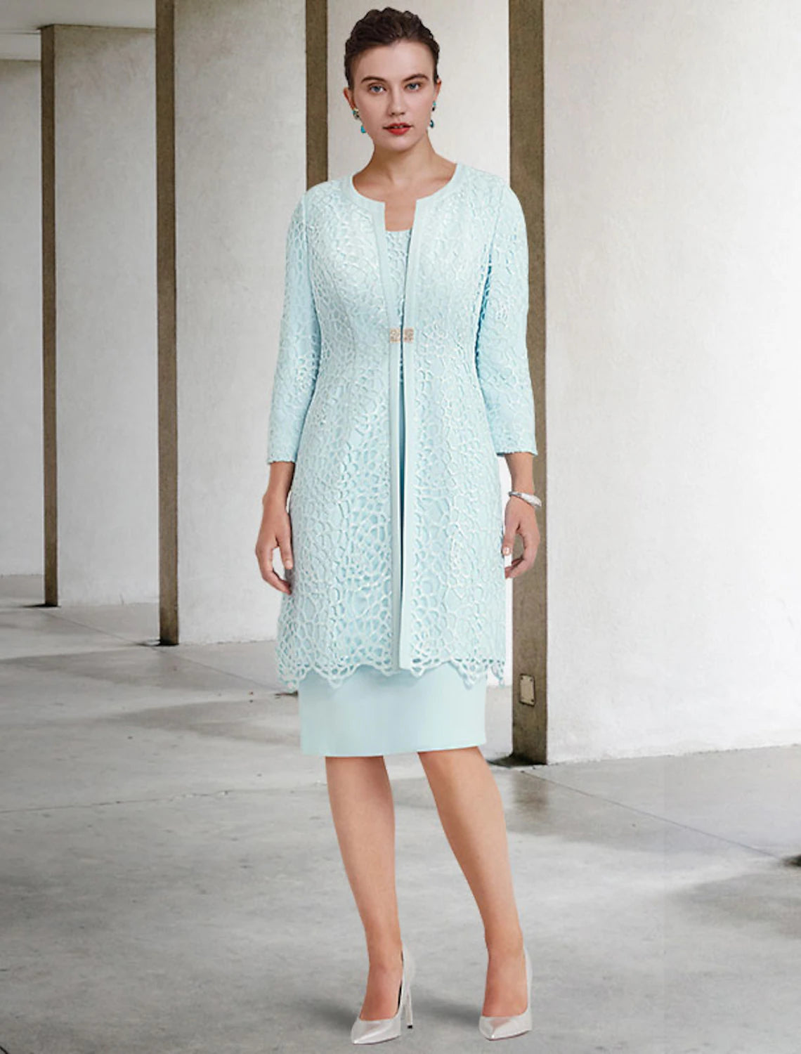 wholesale   Two Piece Sheath / Column Mother of the Bride Dress Church Elegant Jewel Neck Knee Length Lace Stretch Chiffon Half Sleeve Jacket Dresses with Crystal Brooch