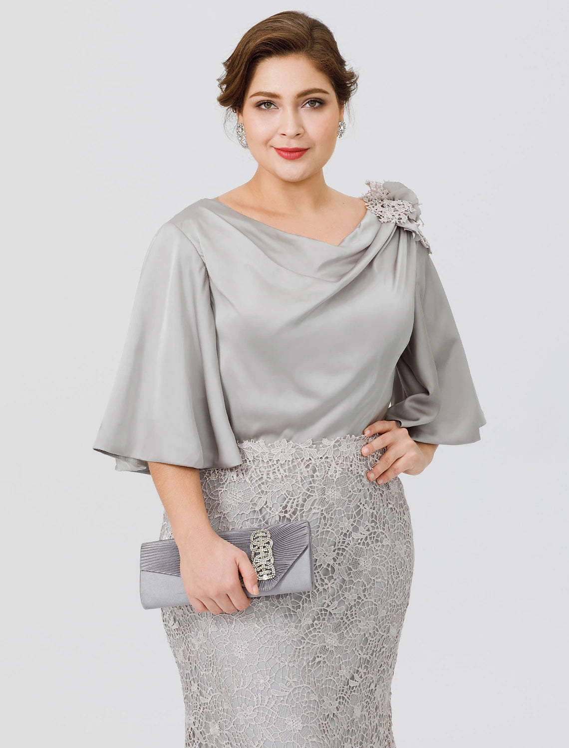 Wholesa  Mermaid / Trumpet Mother of the Bride Dress Plus Size Sexy Cowl Neck Sweep / Brush Train Satin Chiffon Lace Over Satin Half Sleeve No with Appliques