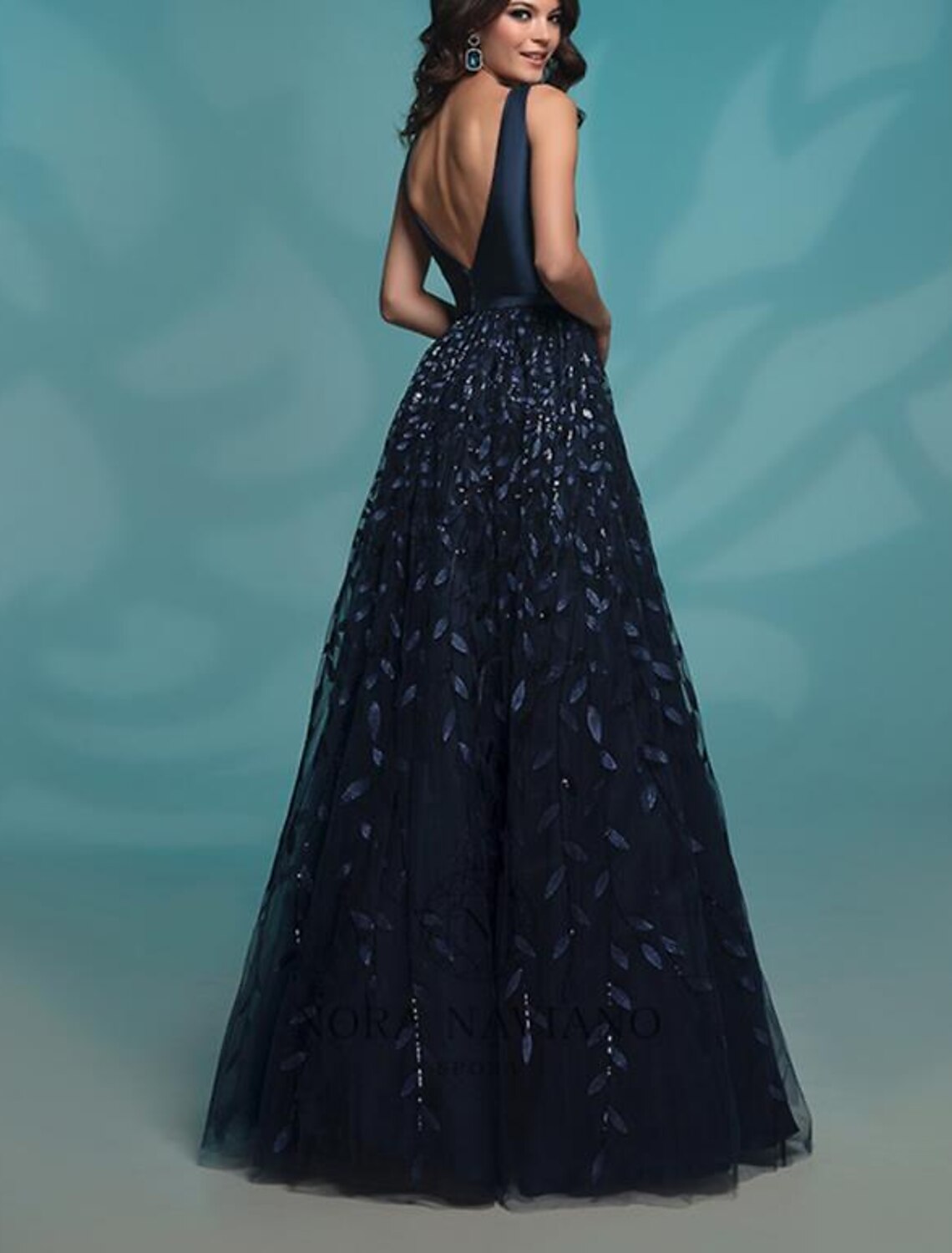 Wholesa A-Line Evening Gown Minimalist Dress Wedding Guest Wedding Party Floor Length Sleeveless Jewel Neck Lace with Sequin Appliques Pure Color