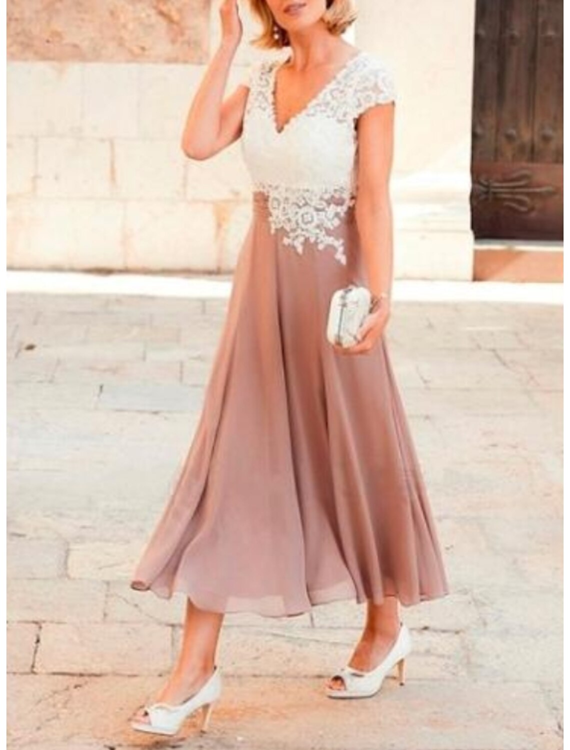 wholesale  A-Line Mother of the Bride Dress Plus Size Plunging Neck Tea Length Chiffon Lace Short Sleeve with Appliques