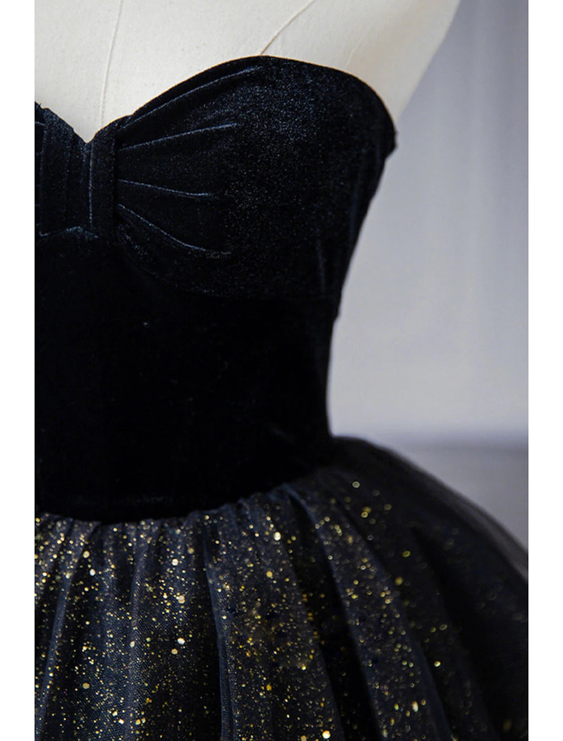 Wholesa  A-Line Prom Dresses Black Dress Dress Formal Birthday Floor Length Sleeveless Strapless Tulle with Ruched Sequin