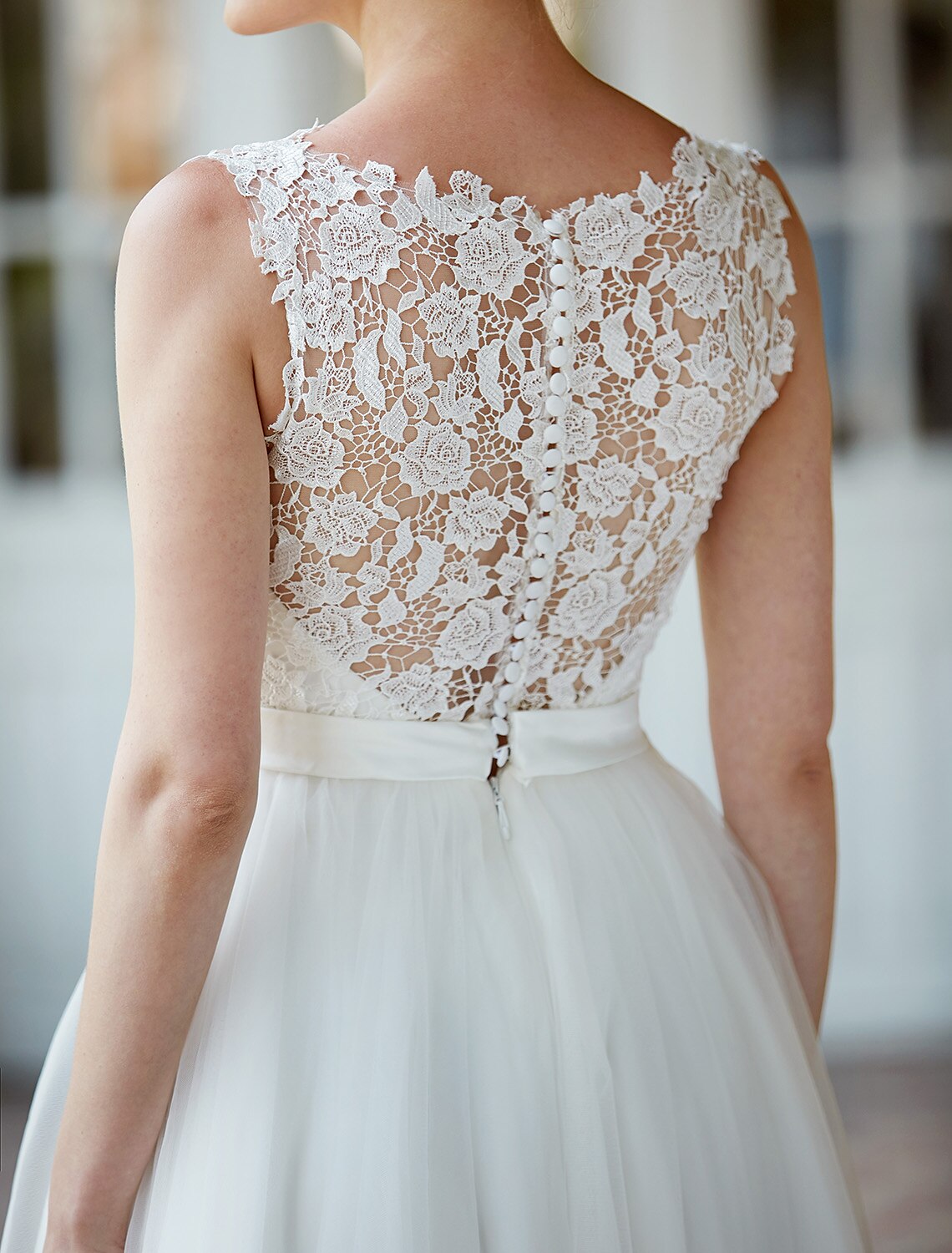 wholesale  Reception Little White Dresses Wedding Dresses A-Line Illusion Neck Sleeveless Tea Length Lace Bridal Gowns With Sashes / Ribbons Buttons