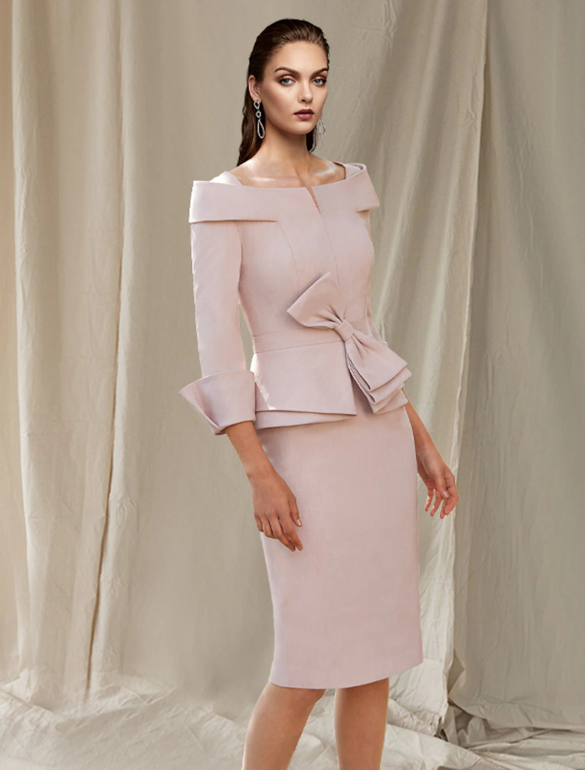 wholesale  Sheath / Column Mother of the Bride Dress Elegant Sweet Bateau Neck Knee Length Satin 3/4 Length Sleeve with Bow(s)