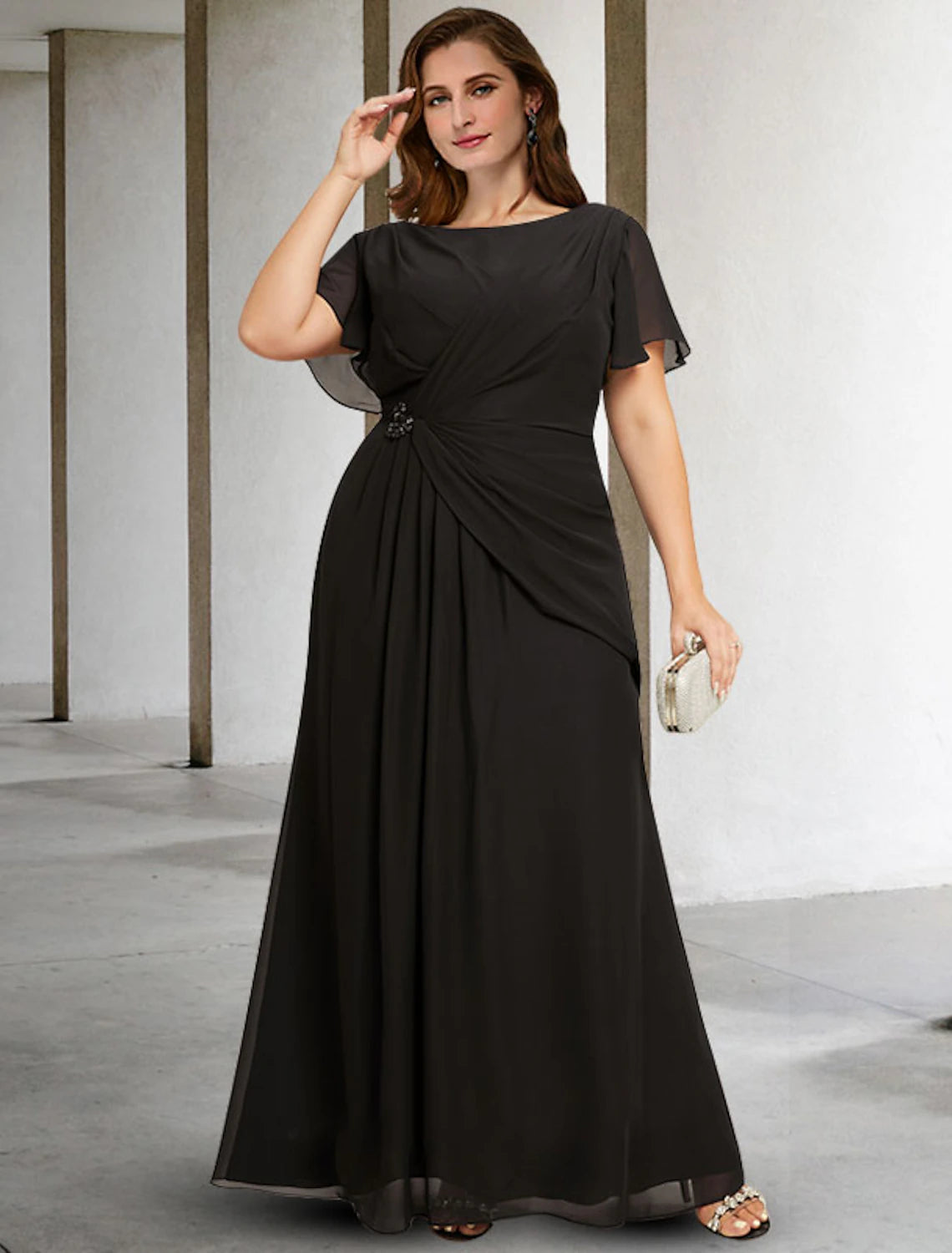 wholesale  A-Line Mother of the Bride Dresses Plus Size Hide Belly Curve Elegant Dress Formal Floor Length Sleeveless Jewel Neck Chiffon with Ruched Crystals Fall