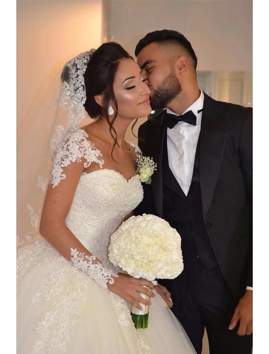 wholesale  Engagement Formal Fall Wedding Dresses Ball Gown Sweetheart Long Sleeve Floor Length Lace Bridal Gowns With Lace
