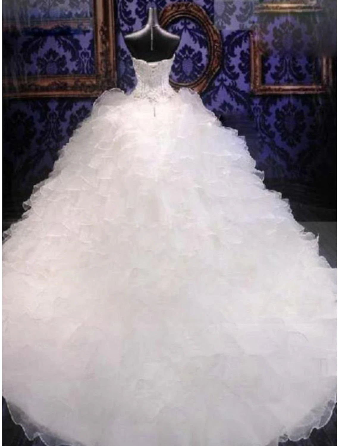 wholesale  Beach Formal Wedding Dresses Ball Gown Sweetheart Strapless Chapel Train Organza Bridal Gowns With Beading Ruffles