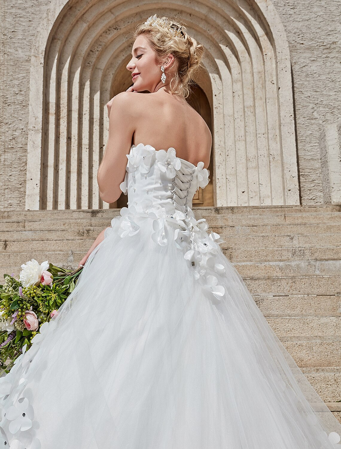 wholesale  Engagement Fall Formal Wedding Dresses Open Back Ball Gown Square Neck Strapless Chapel Train Lace Bridal Gowns With Crystals Flower Summer Wedding Party
