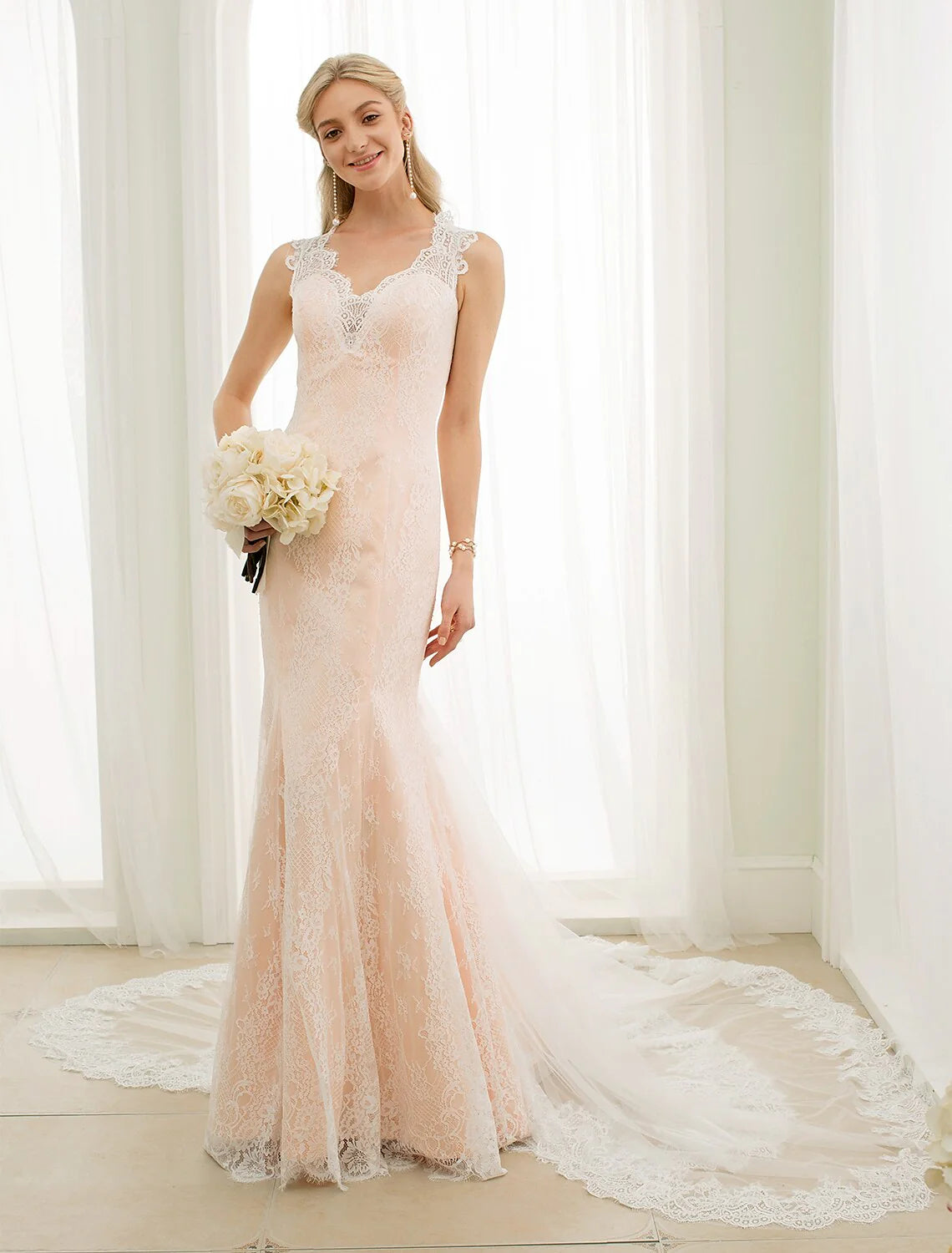 Wholesa Hall Wedding Dresses Mermaid / Trumpet Plunging Neck Sleeveless Chapel Train Lace Bridal Gowns With Buttons Appliques