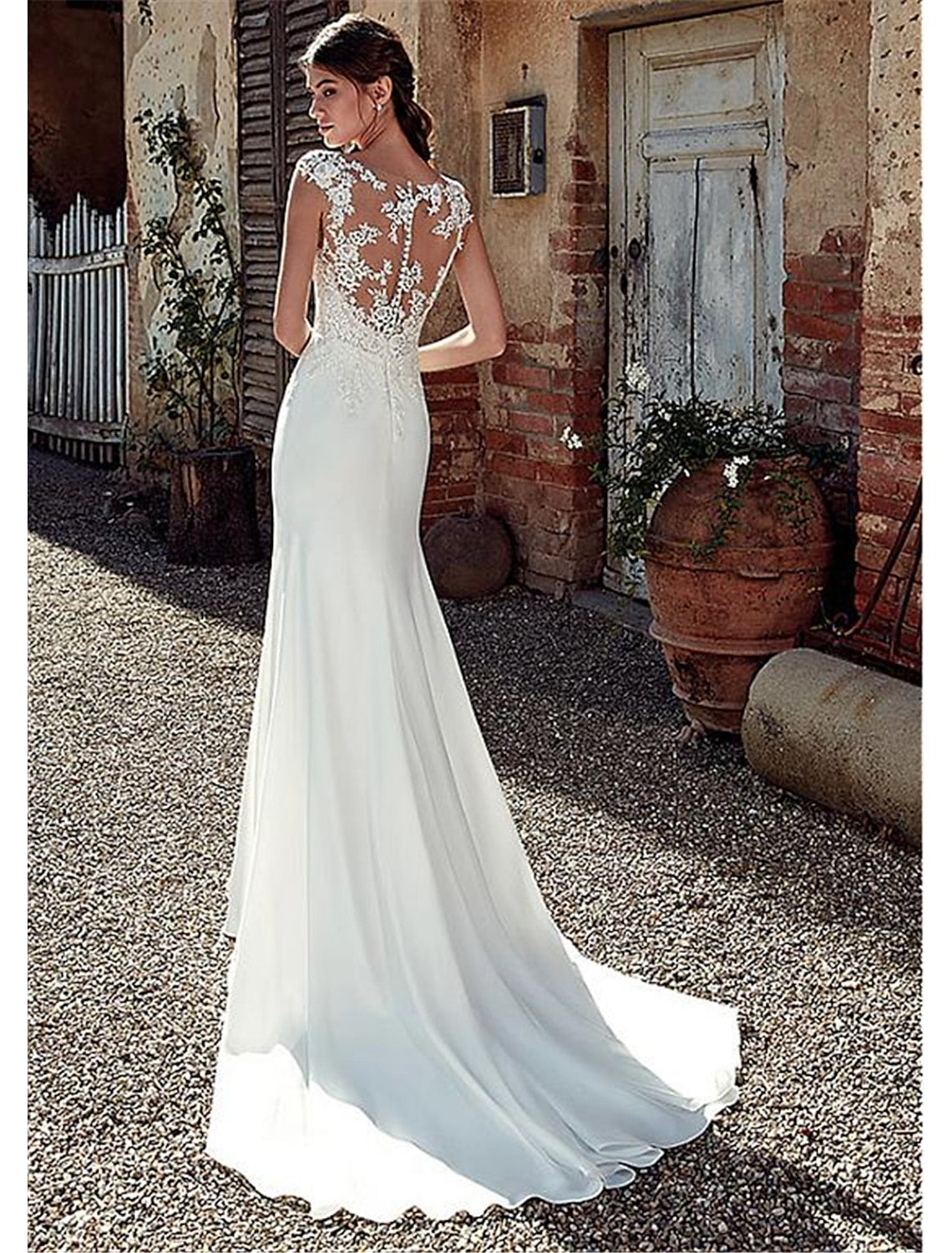 wholesale  Beach Open Back Wedding Dresses Mermaid / Trumpet Illusion Neck Cap Sleeve Court Train Chiffon Outdoor Bridal Gowns With Appliques Summer Fall Wedding Party